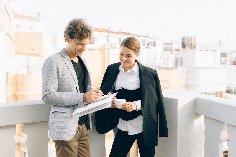 6 Different Sales Management Styles For First-Time Leaders